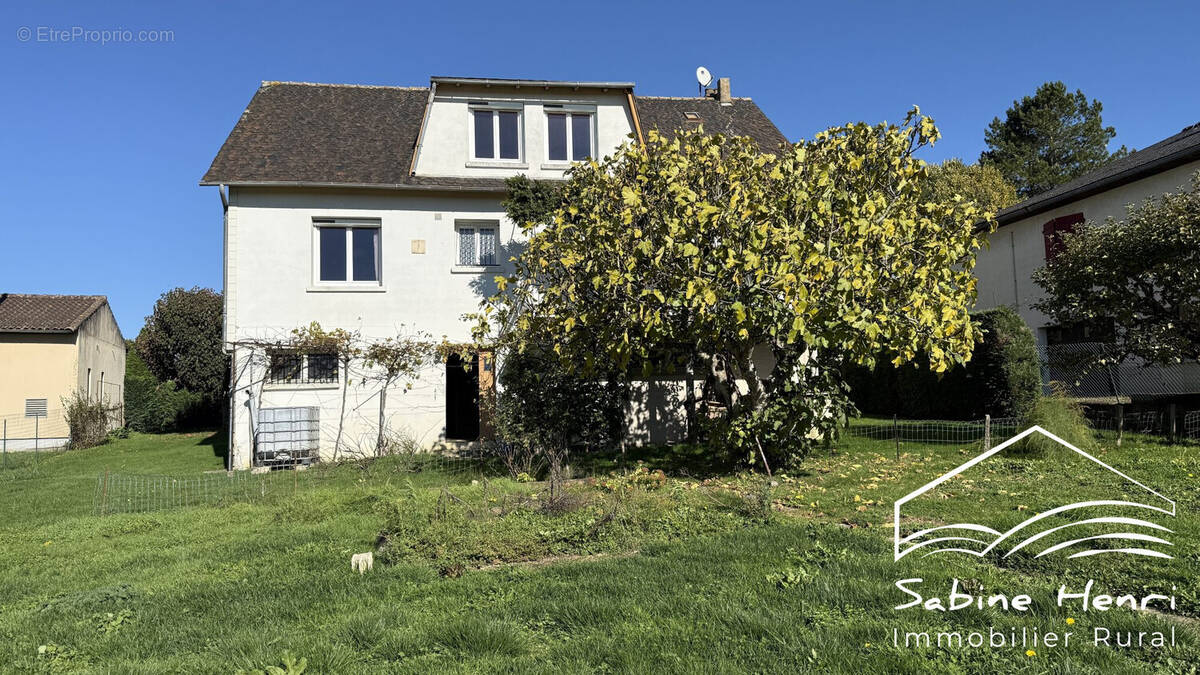 Maison à LA SALVETAT-PEYRALES