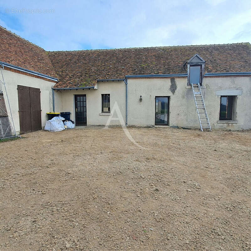 Maison à LOURY