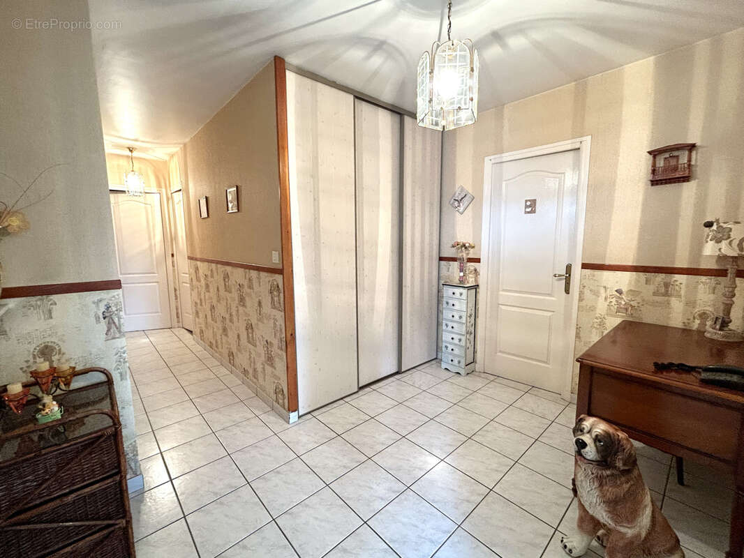 Maison à SURY-LE-COMTAL