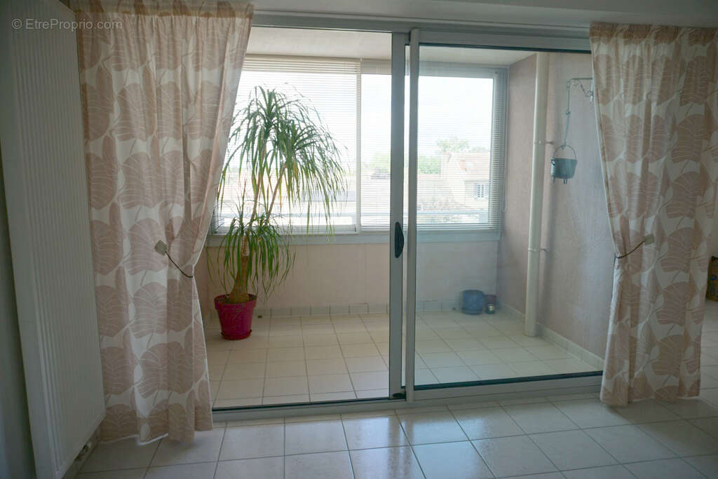 Rare - Très bel appartement F3 de 92 m2 au centre de Paray le Monial - photo 8