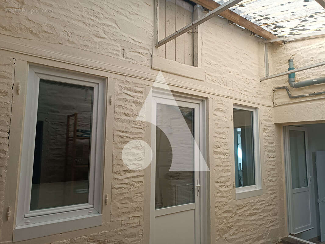 Maison de bourg en pierre avec jardin et dépendance - Plénée-Jugon 5 pièce(s) 120 m2 - photo 13