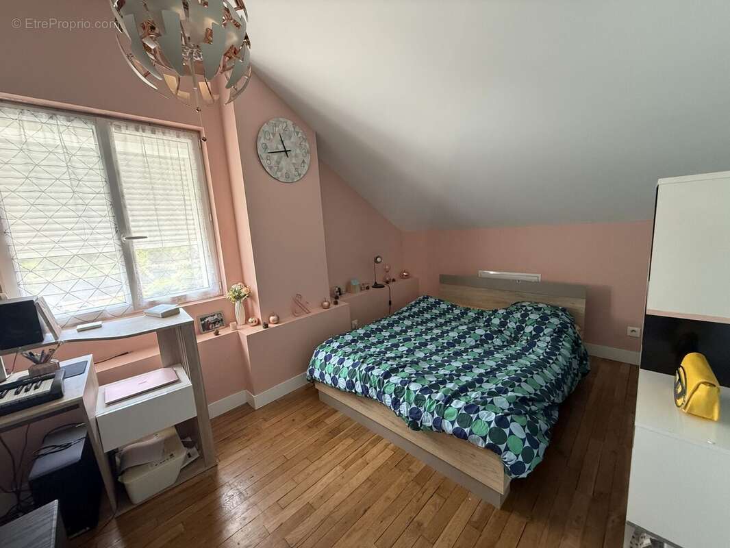 Maison 156 m² à Fleury-Les-Aubrais  - photo 8