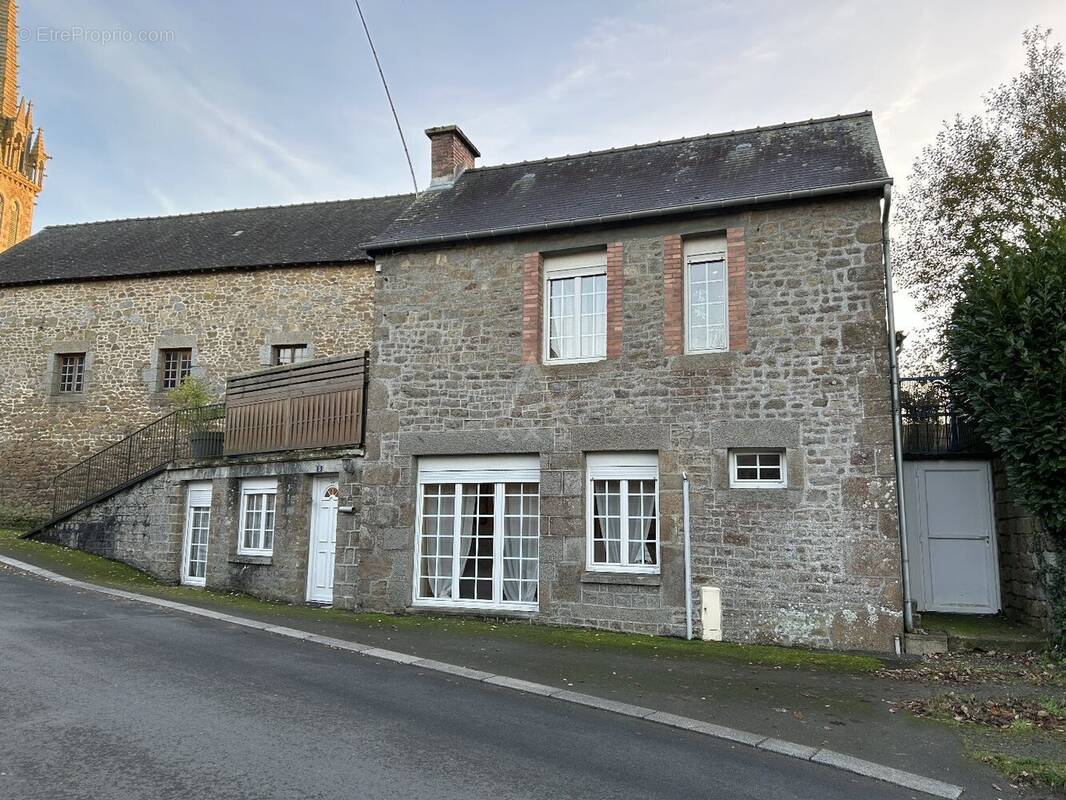 Maison à LA BAZOUGE-DU-DESERT