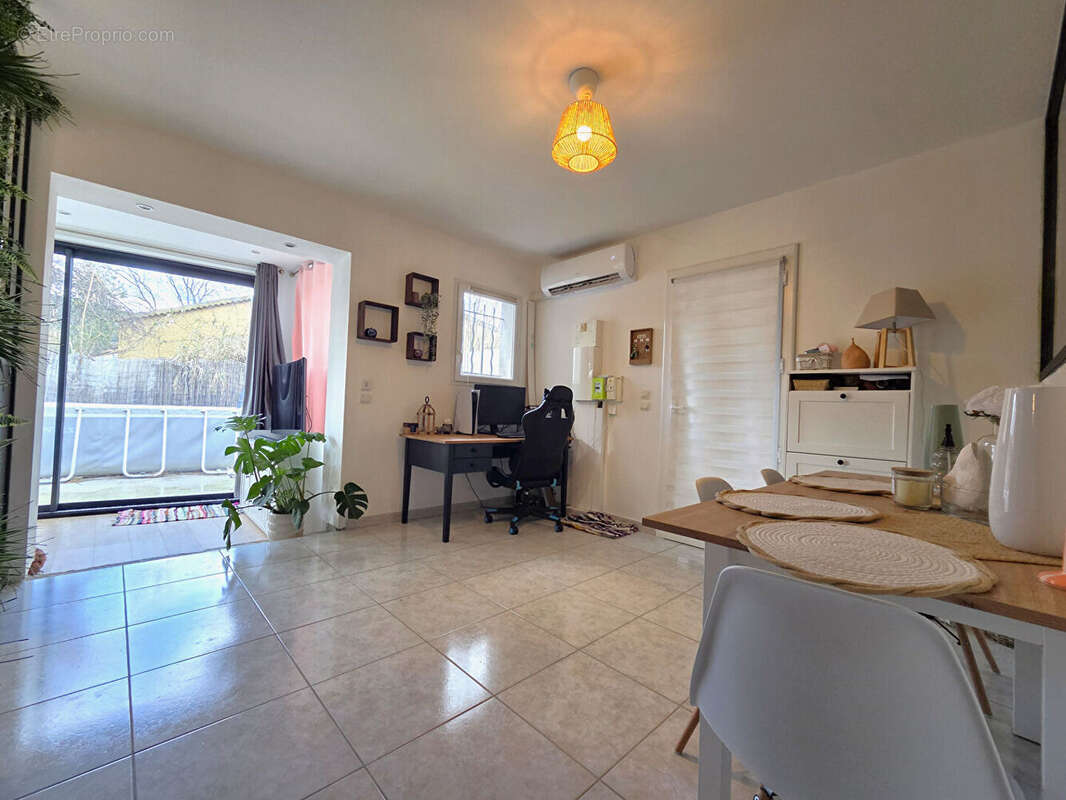Appartement à SOLLIES-TOUCAS