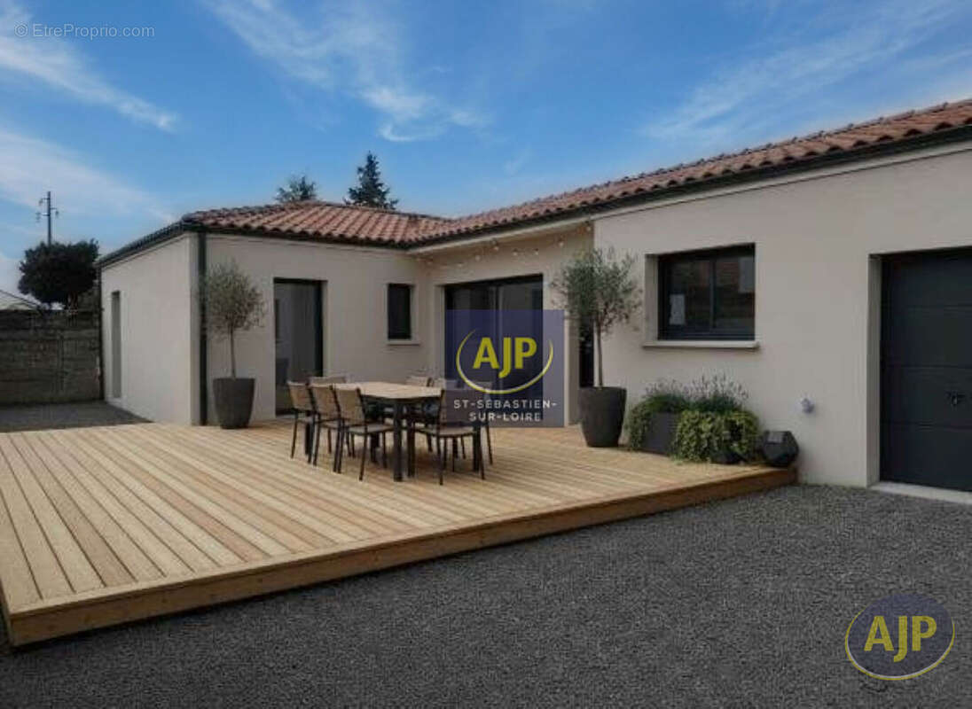 Maison à SAINT-SEBASTIEN-SUR-LOIRE