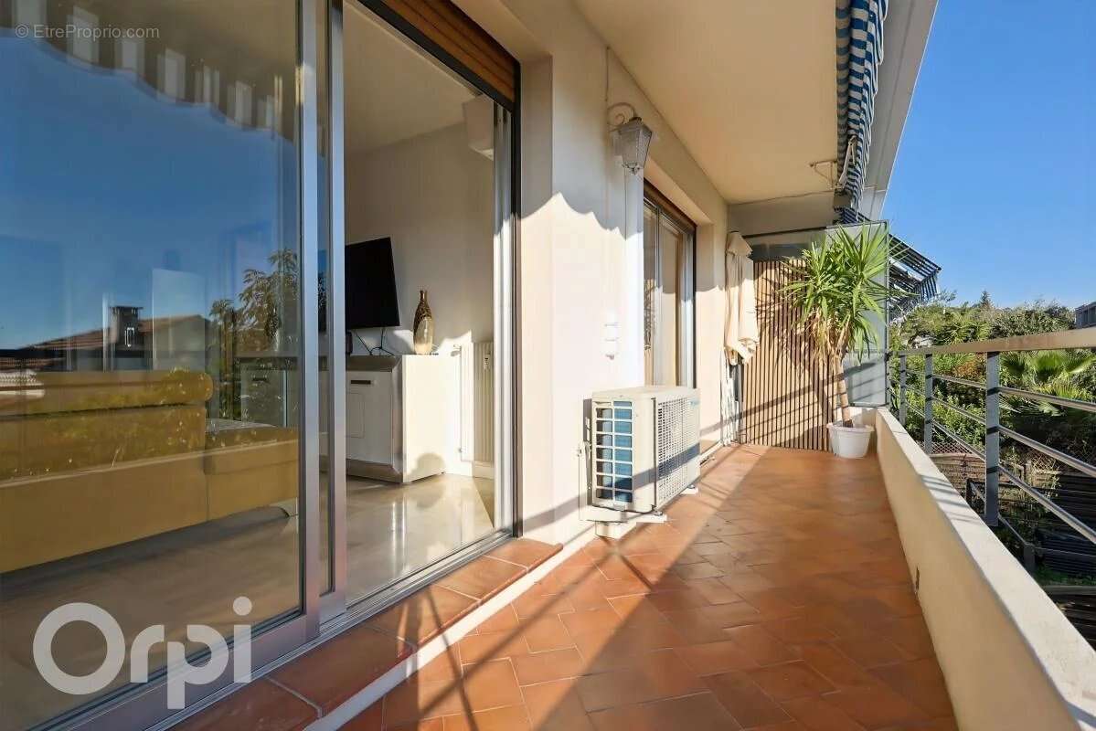 Appartement à LE CANNET