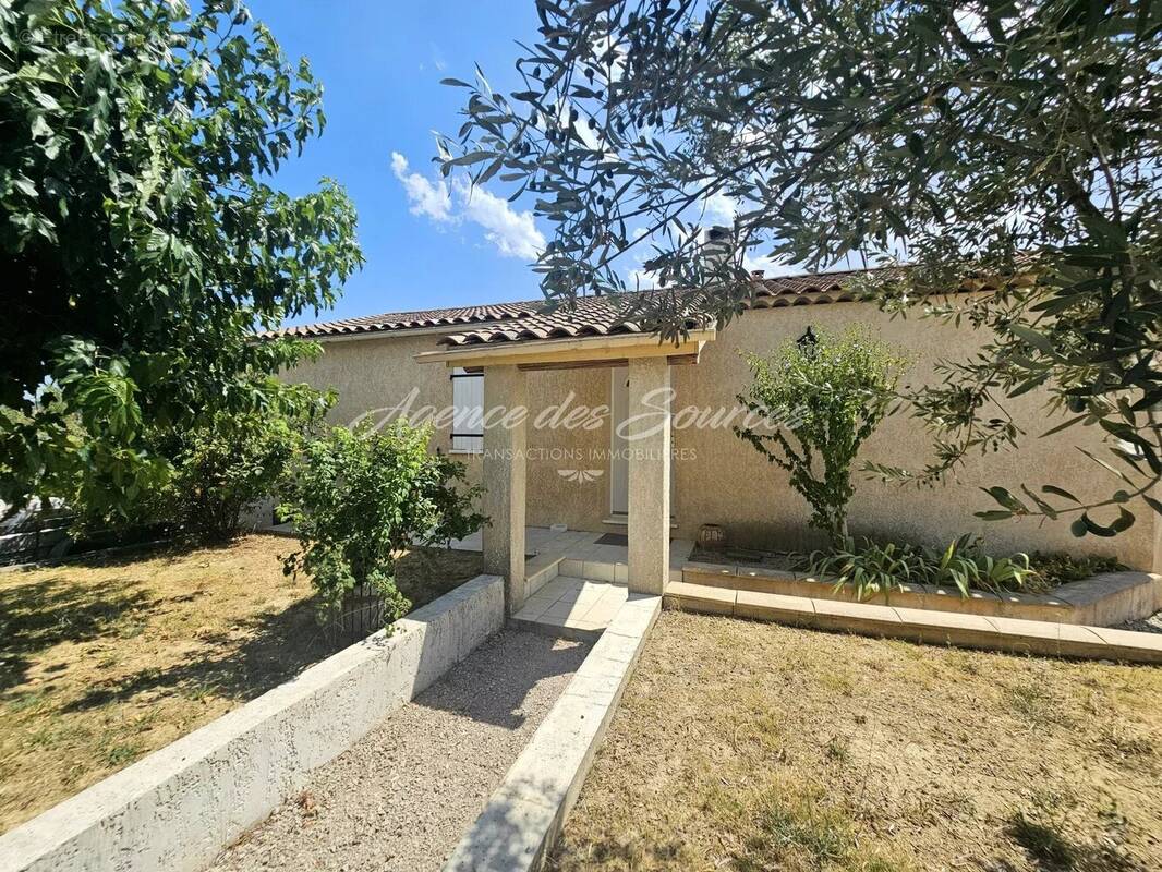 Villa T5 plain-pied avec garage au VAL - photo 1