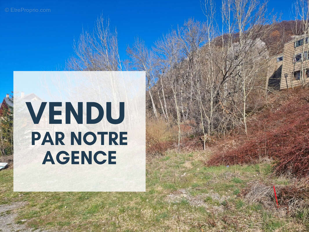 Terrain à SAINT-MICHEL-DE-CHAILLOL