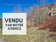 Terrain à SAINT-MICHEL-DE-CHAILLOL