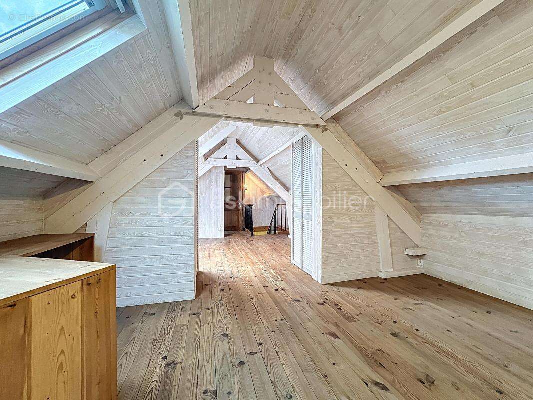 Belle maison en pierres 3 chambres + Jardin / Parking / Portail motorisé - photo 13