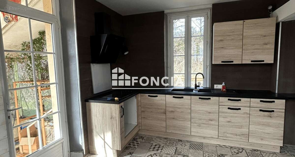 Maison à FONTCOUVERTE