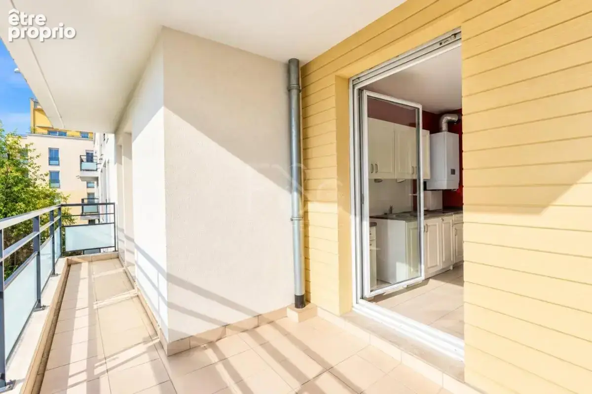 Appartement T3 de 71m² - Bron - photo 4