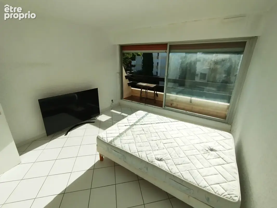 T2 lumineux avec terrasse et piscine - photo 10