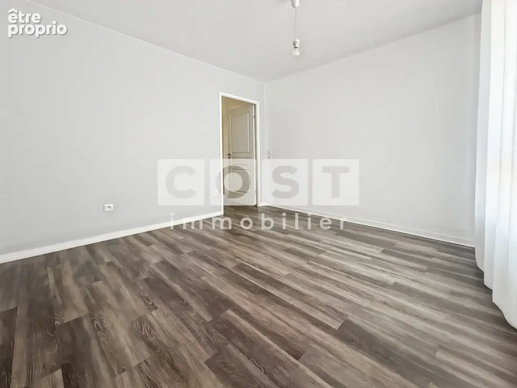 Appartement 4 pièces 82 m² à vendre à Colombes (92700) - photo 3