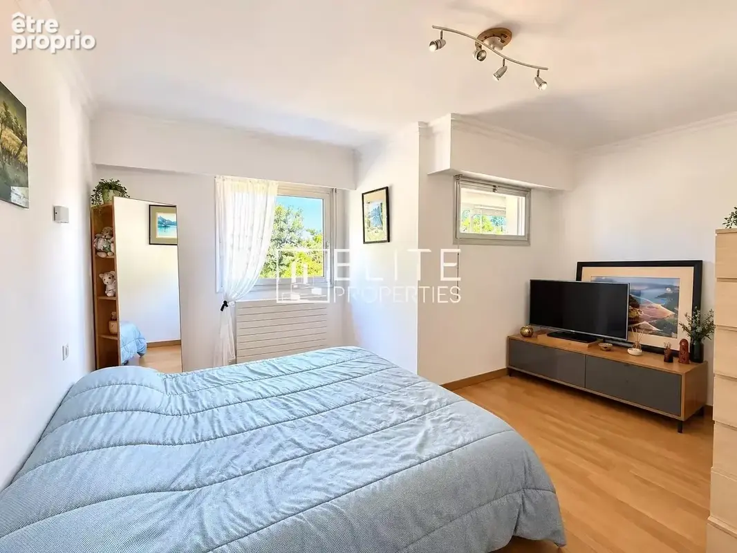 Toit-terrasse 4 pièces  de 139 m² entièrement rénové avec vue panoramique Mer, Montagne, ville – Grasse - photo 10