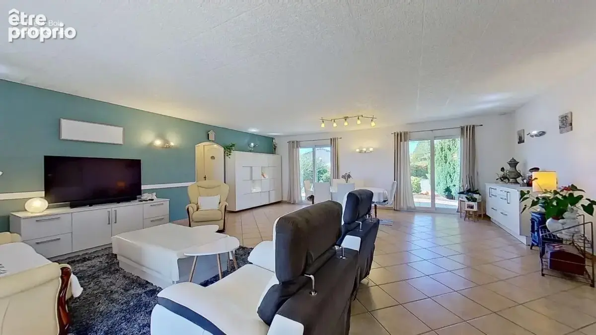 Maison familiale de 184 m² avec piscine et vue dégagée – Calme et confort - photo 9