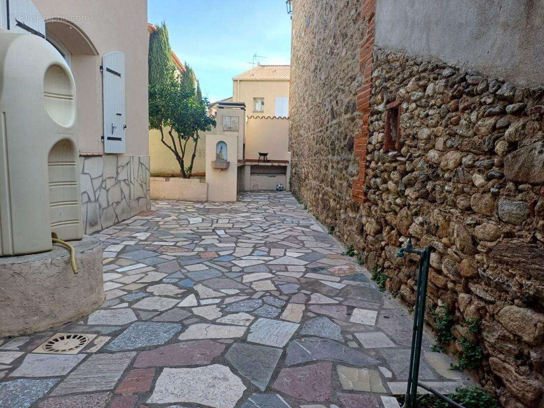 Maison à SAINT-GENIS-DES-FONTAINES