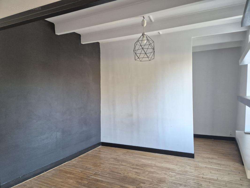 Maison à AIGRE