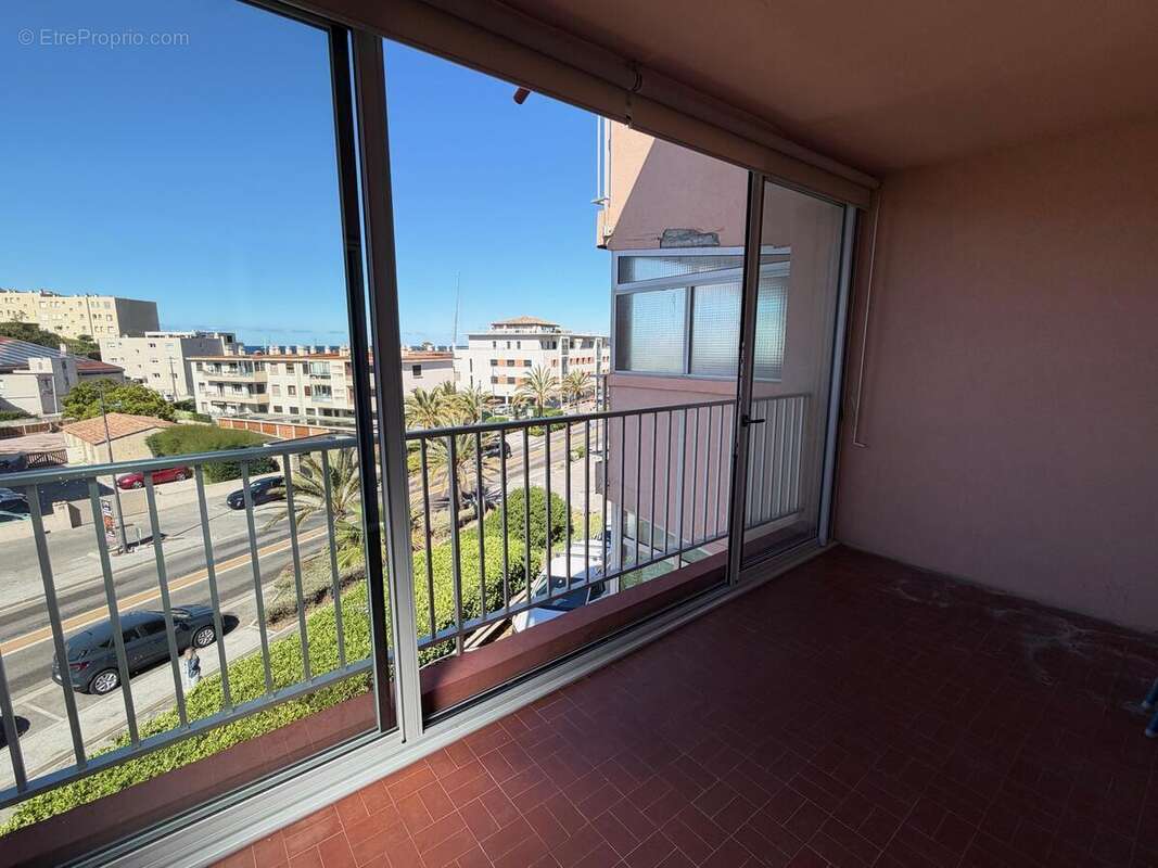 Appartement à SIX-FOURS-LES-PLAGES