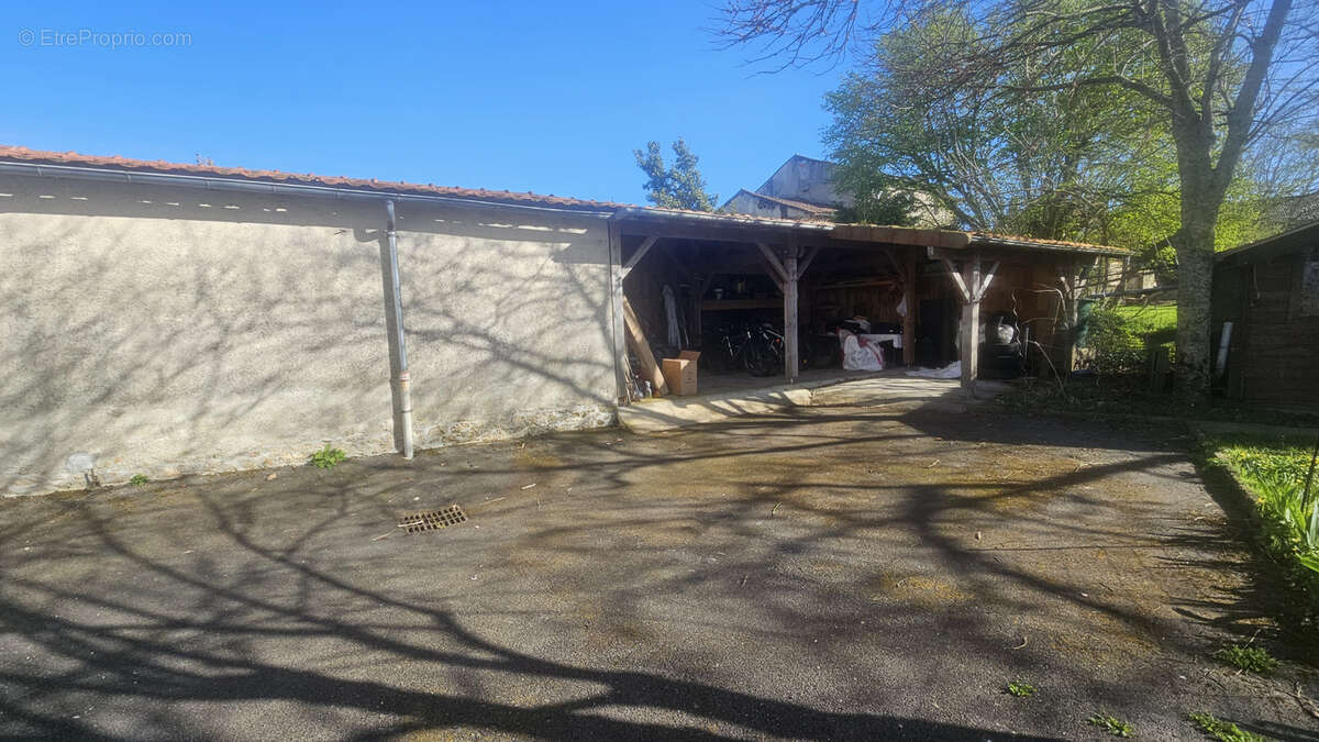 Maison à BELLAC