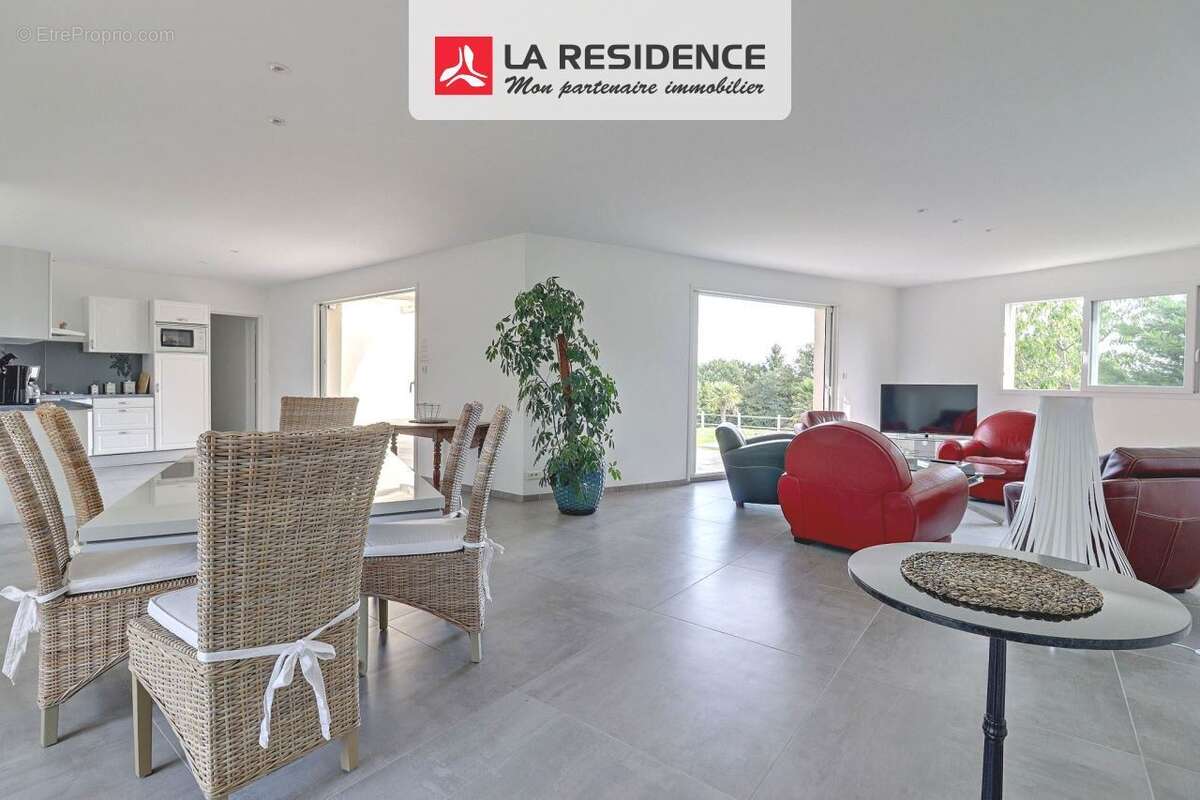 Maison à CHOUZY-SUR-CISSE