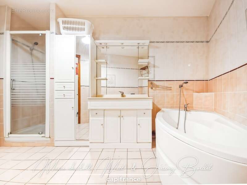 Maison à PONT-DE-VAUX