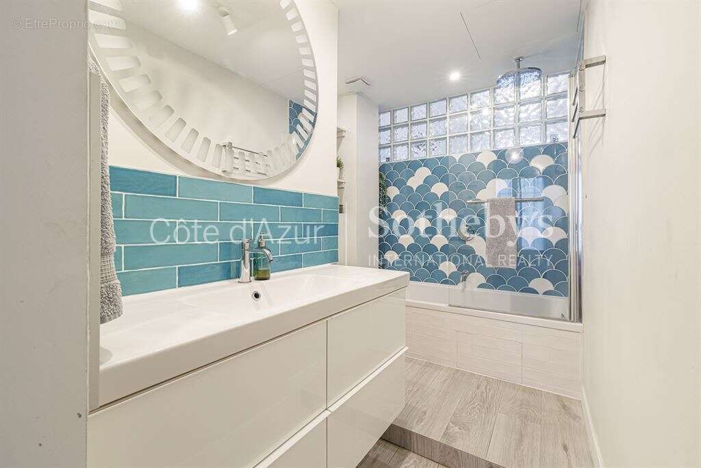 Nice Port, appartement de 90 m² en avant-dernier étage avec balcon et vue dégagée - photo 9