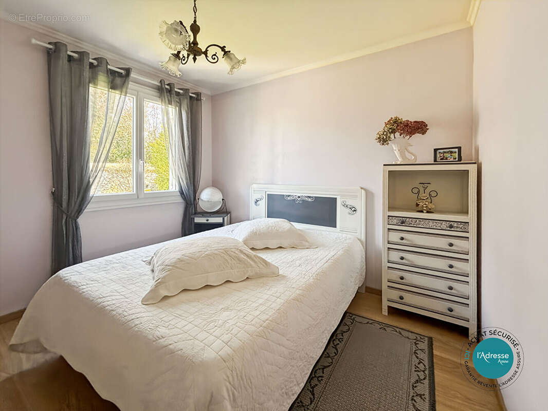 Maison à FONTENAY-LE-VICOMTE