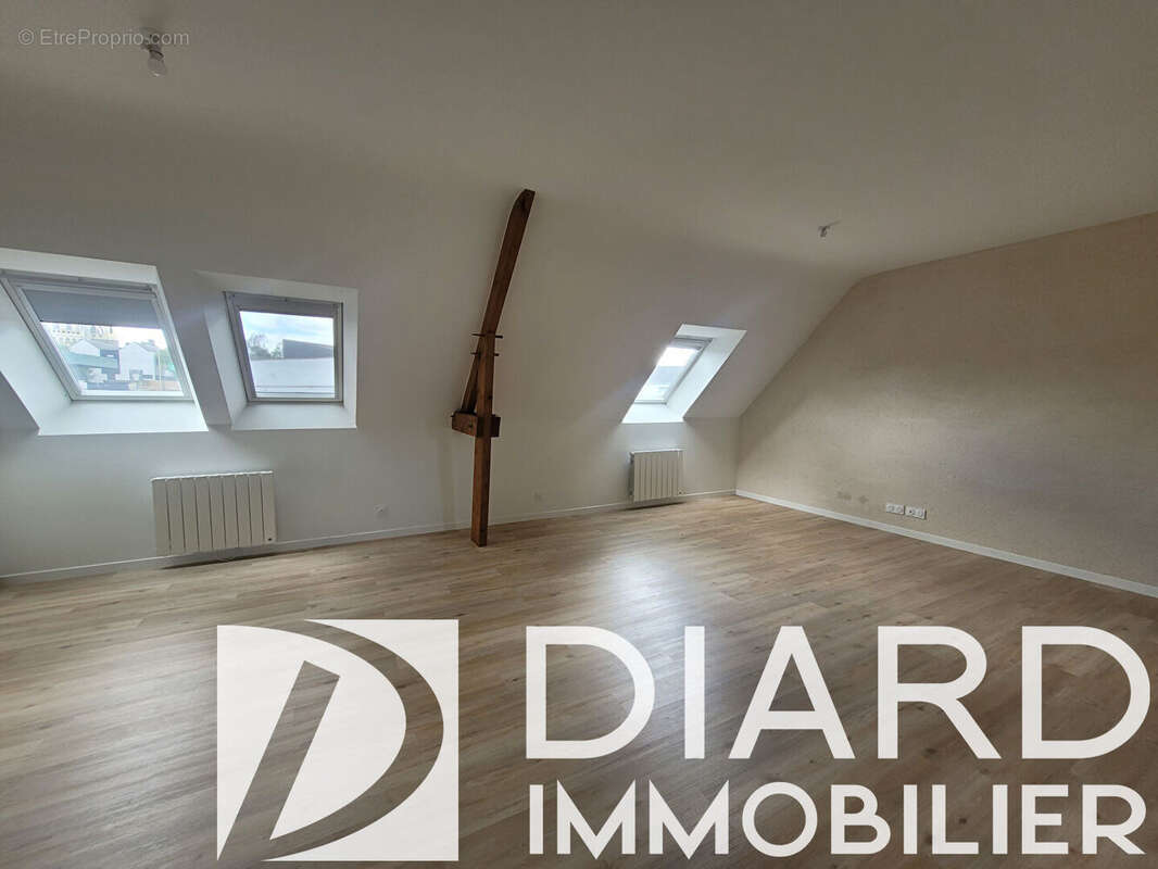 Appartement à DOMAGNE