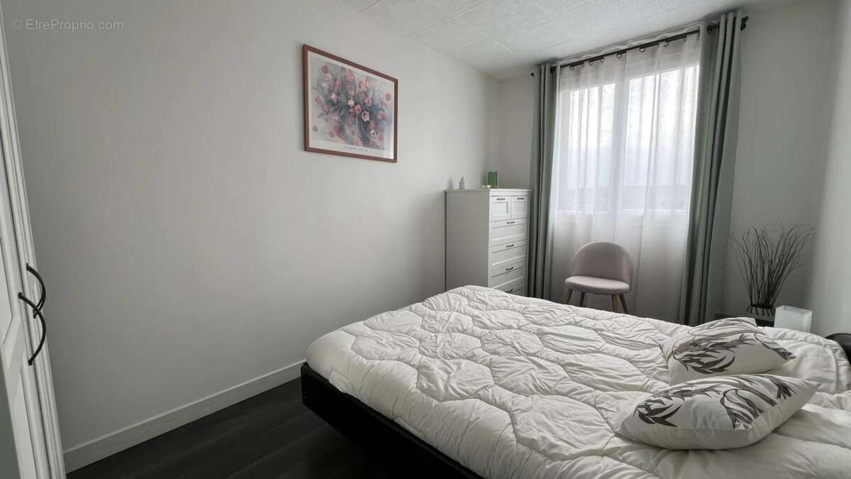 Appartement à LES CLAYES-SOUS-BOIS