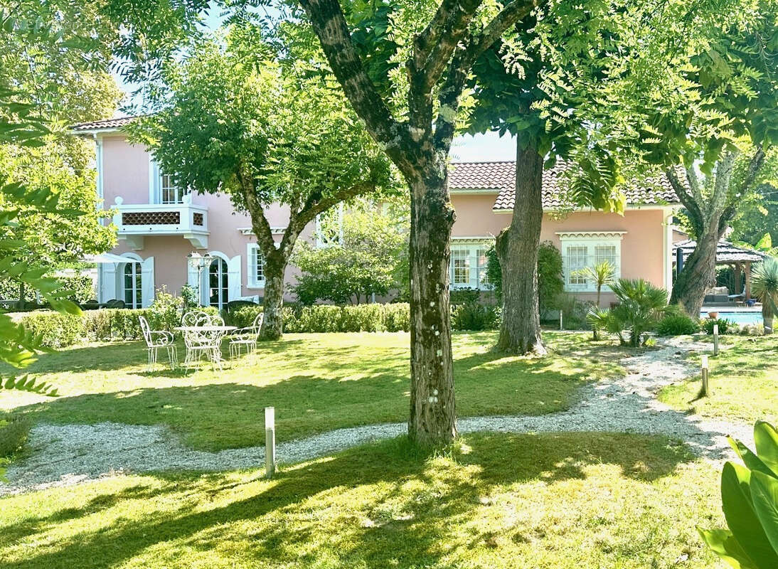 Maison à ROQUEFORT