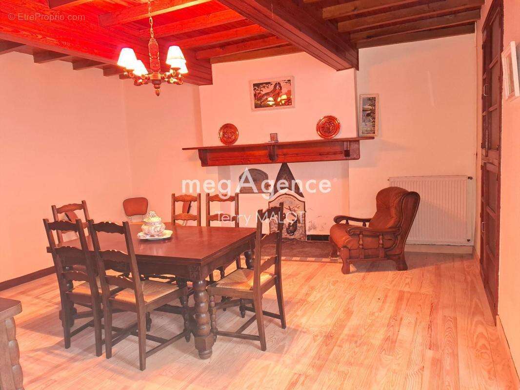 Maison à AVEZAC-PRAT-LAHITTE