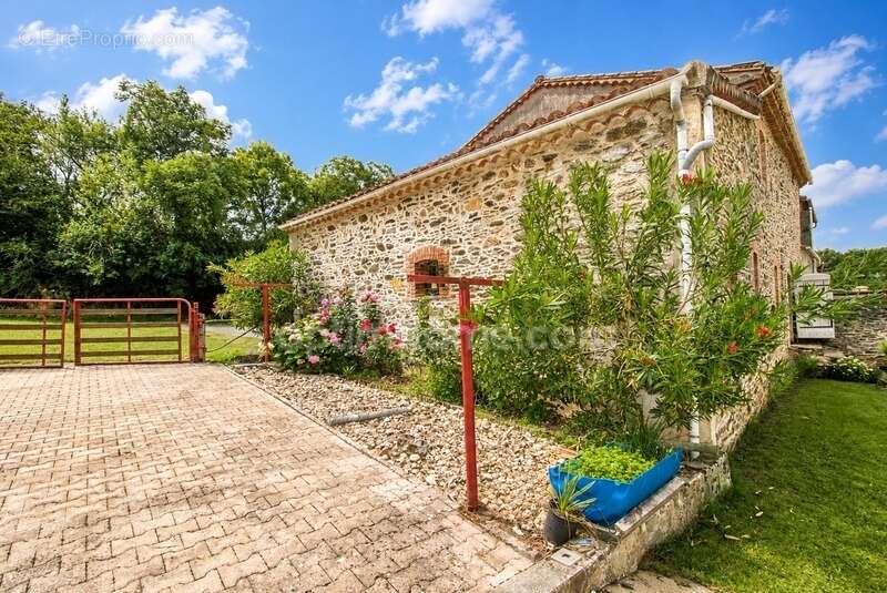 Propriete à vendre 6 pièces LE TRAVET (81) - photo 11