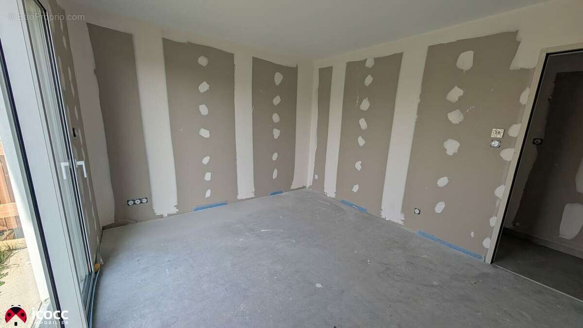 Maison 92 m² à Les Magnils-Reigniers  - photo 9