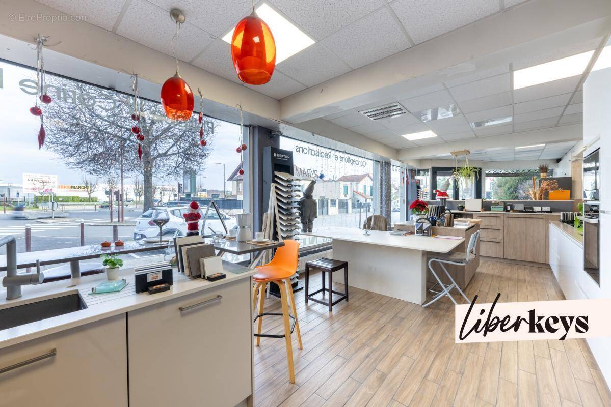 Commerce à VILLENEUVE-LE-ROI