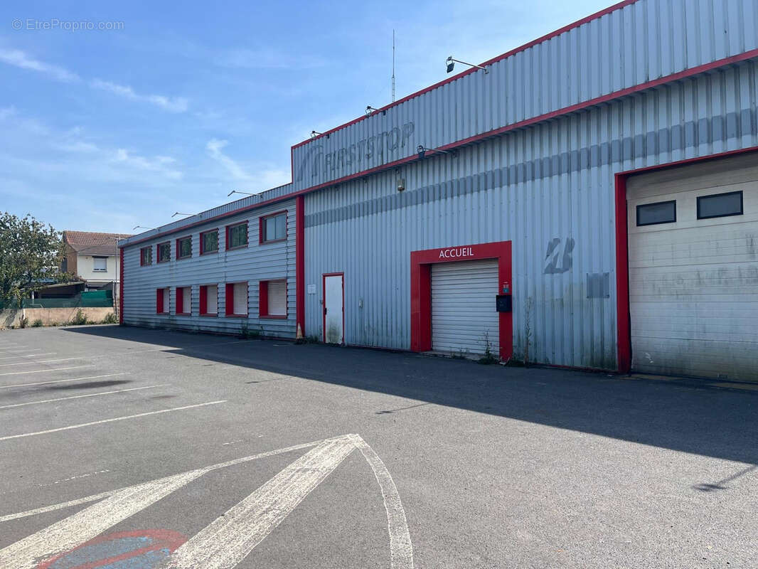 Entrepôt - 1600 m2 - ZI de Petite-Synthe sur 3638 m2 - photo 4