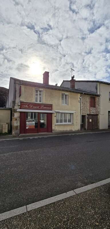 Maison à CHATEAUPONSAC