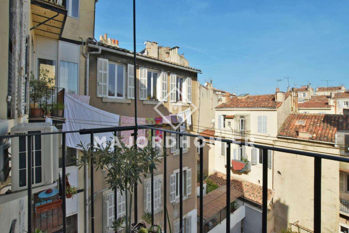 Appartement à MARSEILLE-5E