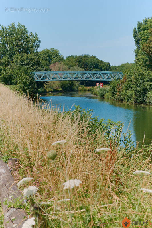 Maison à CONDE-SAINTE-LIBIAIRE