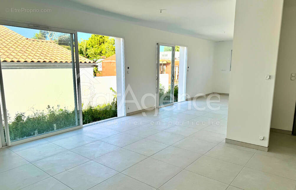 Maison trois chambres - Garage - Centre-ville - photo 7