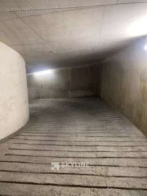 Parking à MARSEILLE-5E