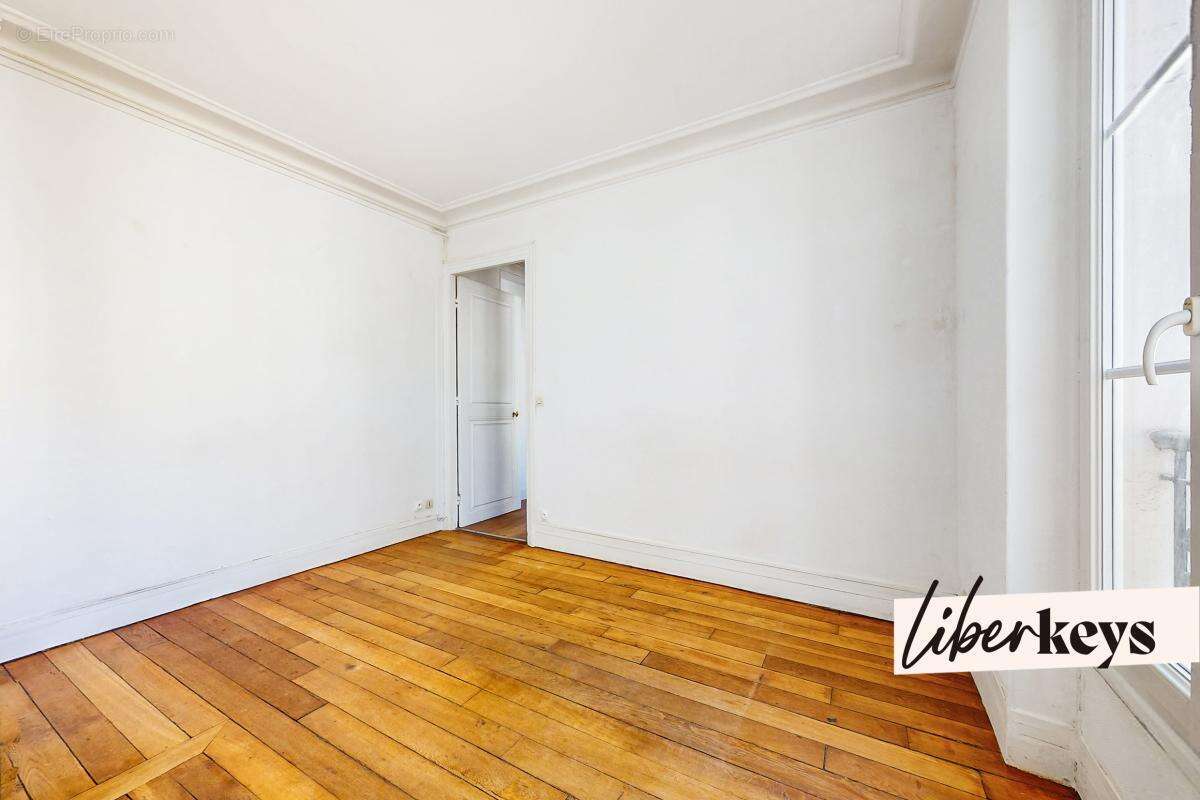 Appartement à PARIS-14E