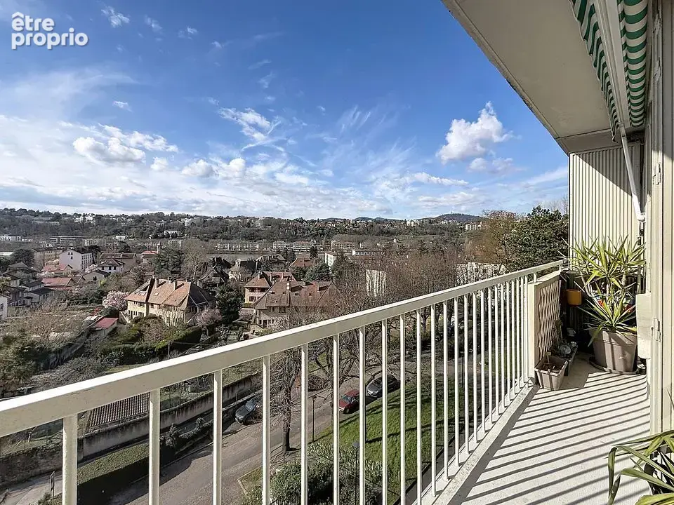 Beau T3 avec balcon et vue ! - photo 2