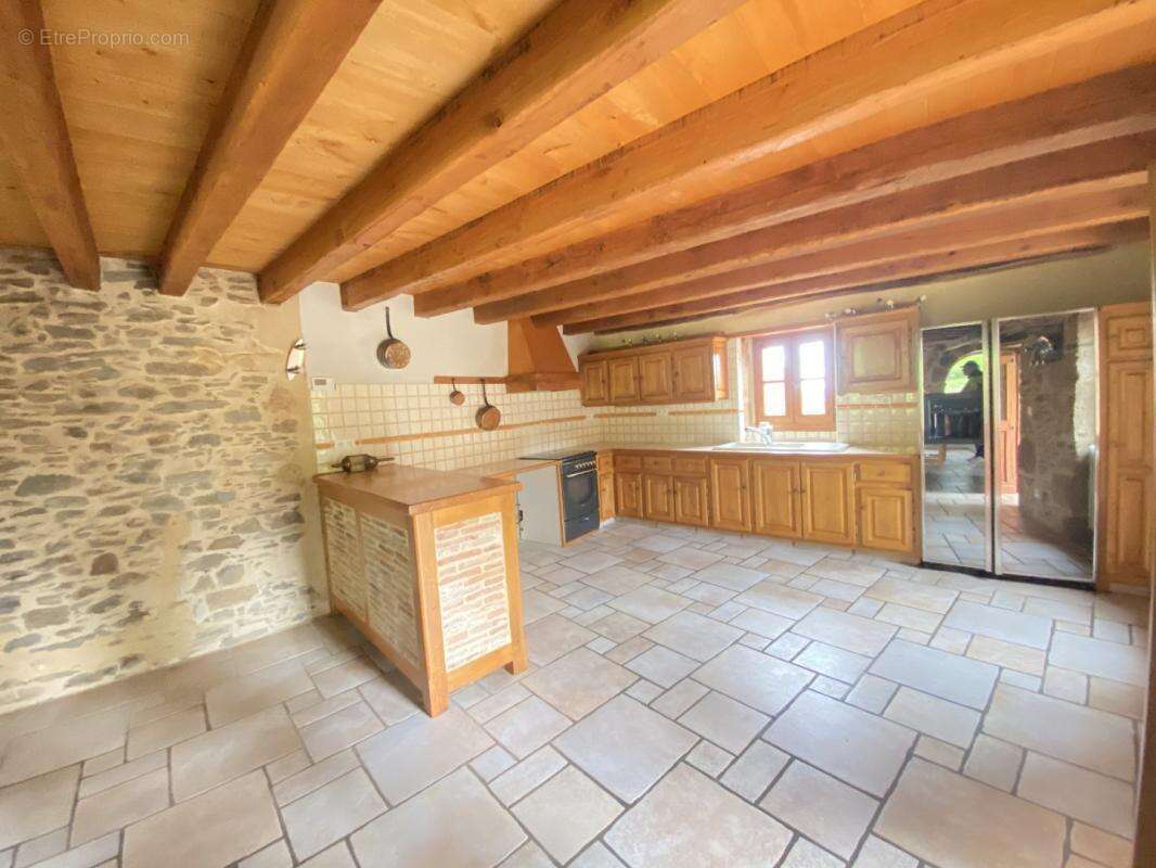 Maison à ESPEYROUX