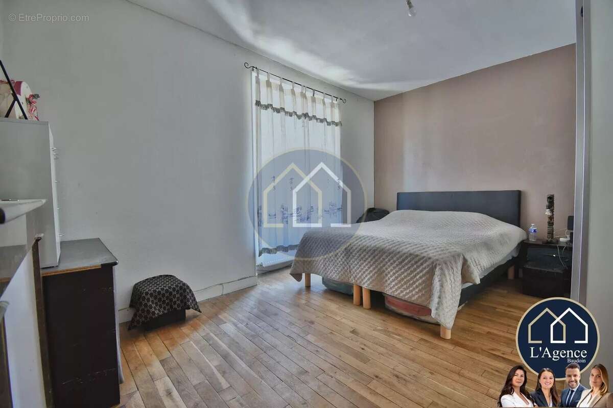 Maison à MONDONVILLE-SAINT-JEAN