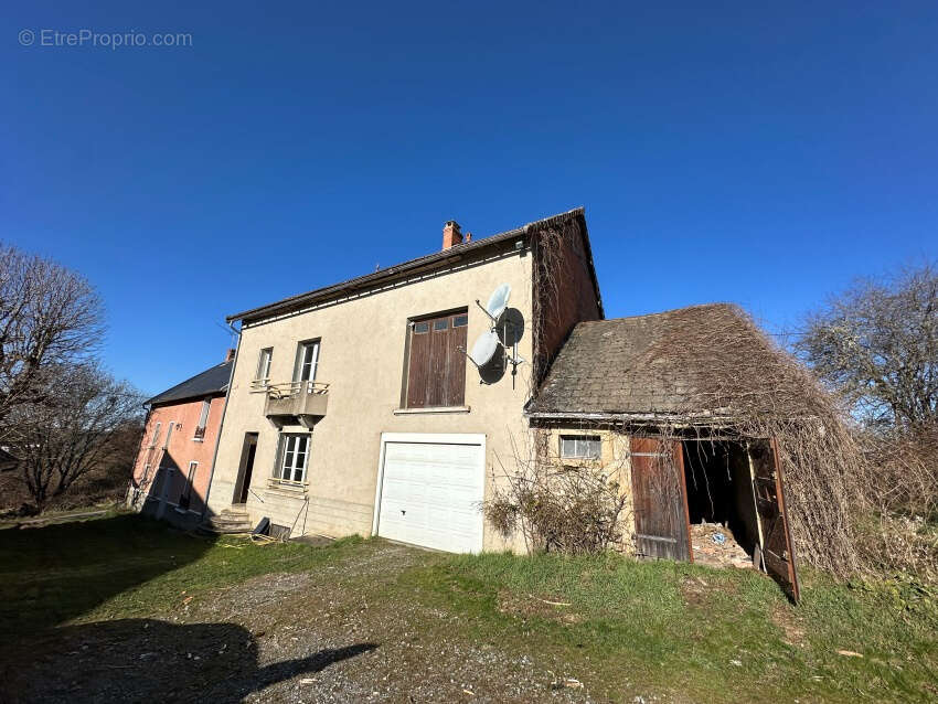 Maison à SAINT-GERVAIS-D'AUVERGNE