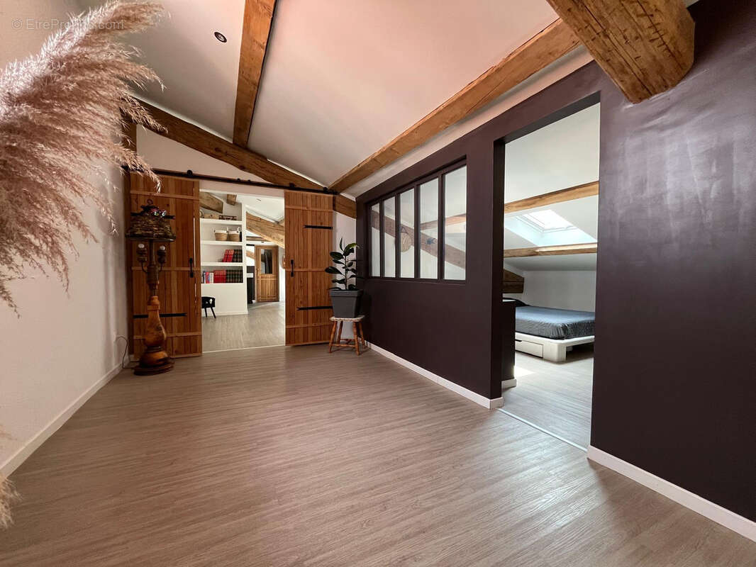 Appartement T5 type Loft 171m2 - photo 4