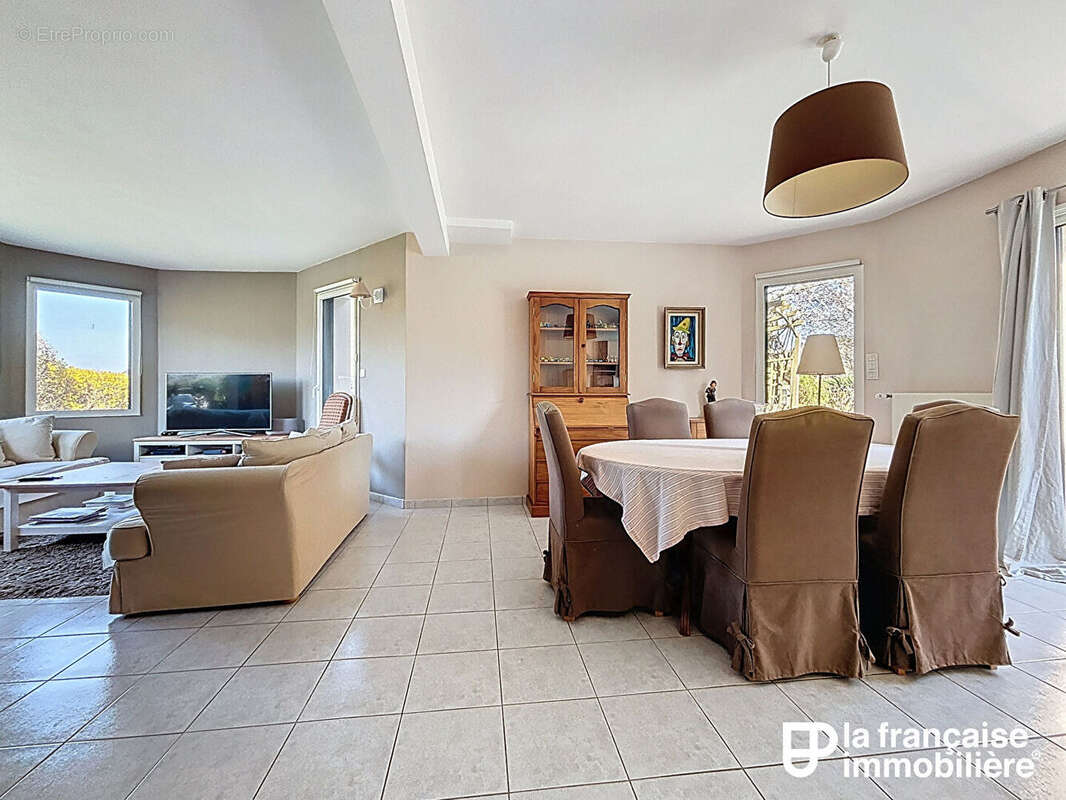 A VENDRE - Domaine Cicé Blossac - propriété 7 pièces - photo 10