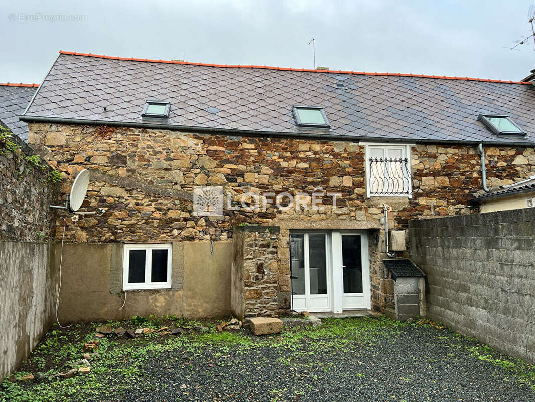 Maison à LEZARDRIEUX