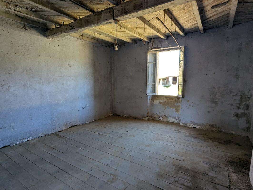 Maison à SERRES-SUR-ARGET